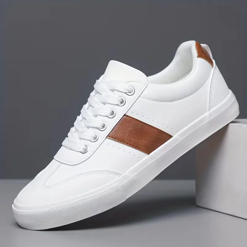 Solea | Lage Sneakers Met Vetersluiting En Suède Accent 0
