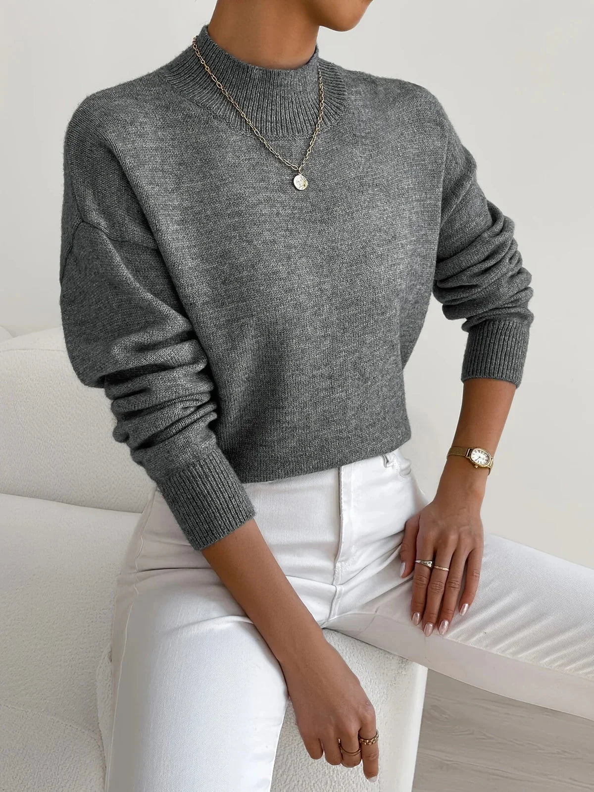 Styling voorbeeld van de veelzijdige dames coltrui met elegante hoge hals