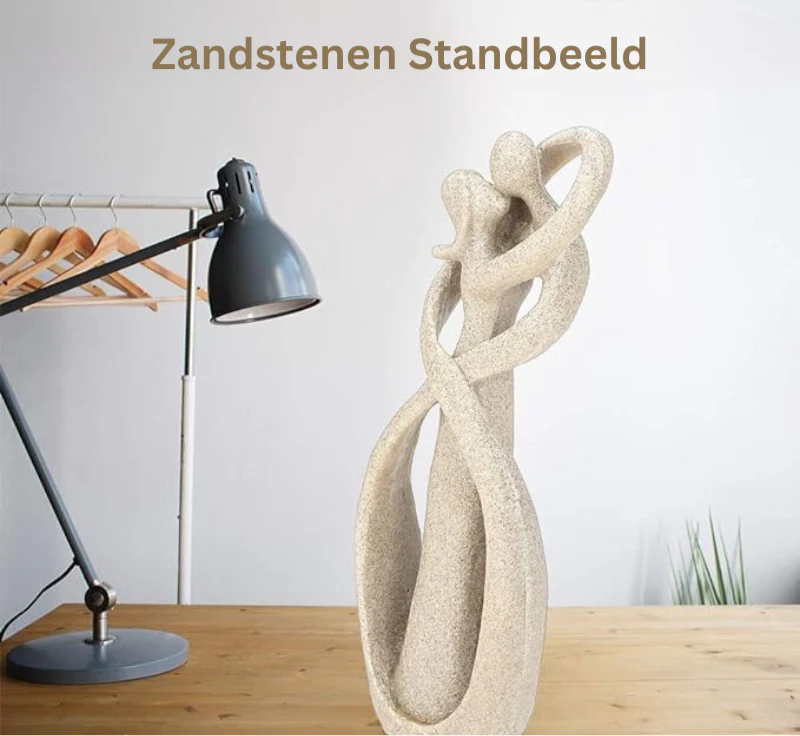 Close-up van abstract sculptuur met gestructureerde afwerking en vloeiende lijnen