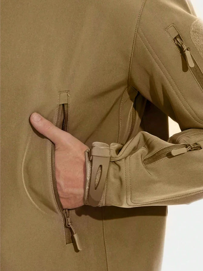 Volledige heren outdoor set in zwart met verstelbare details en praktische opbergmogelijkheden