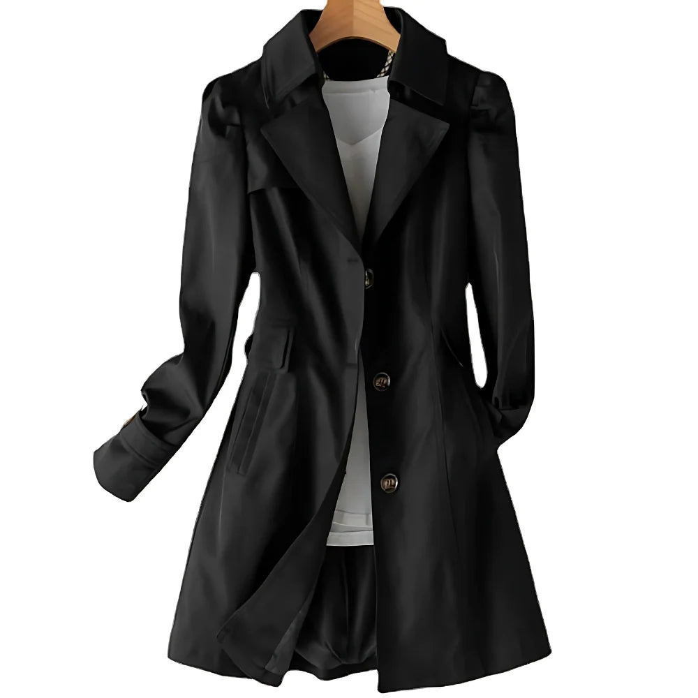 Beige dames trenchcoat met licht getailleerde snit en klassiek ontwerp volledig zichtbaar