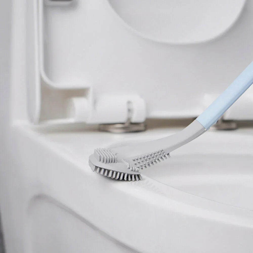 Toiletborstel met houder in moderne badkamer voor dagelijks onderhoud en grondige reiniging