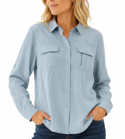 Detail borstzakken met ritssluiting en klep op functioneel dames outdoor shirt