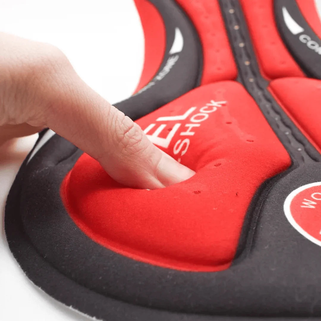 Dames motorshorts met rode gel padding en zwart ademend materiaal voor comfortabel motorrijden