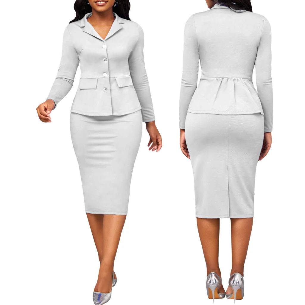 Voorkant van een wit tweedelig dames pak met getailleerde blazer en midi rok voor zakelijke gelegenheden