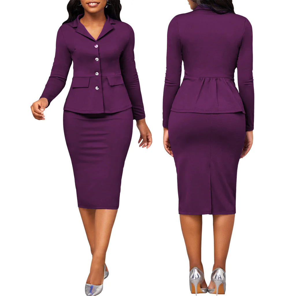 Detail van de nauwsluitende midi rok met gladde afwerking van het tweedelige pak