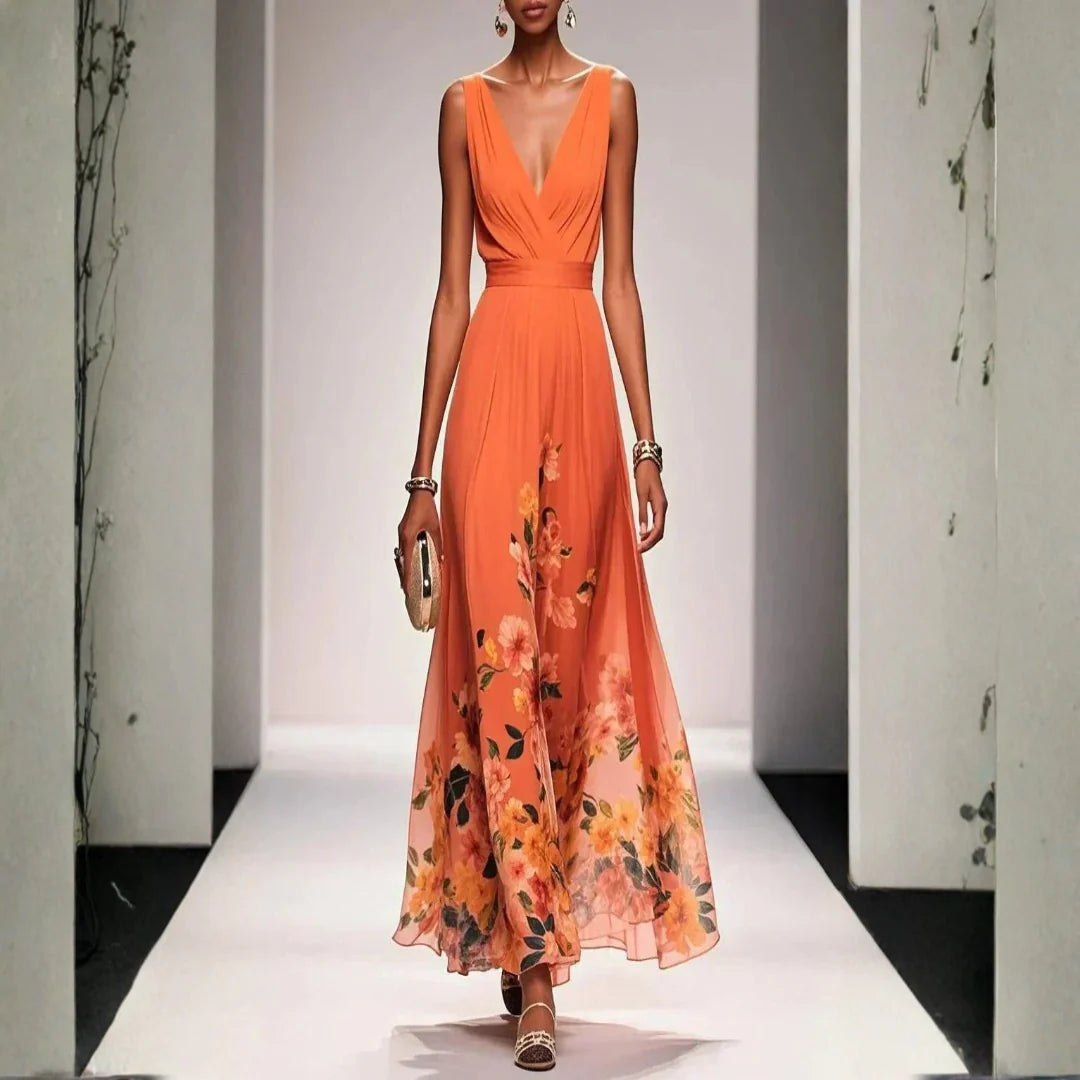 Model presenteert vloeiende bruiloftsgast jurk met bloemenprint voor zomergelegenheden