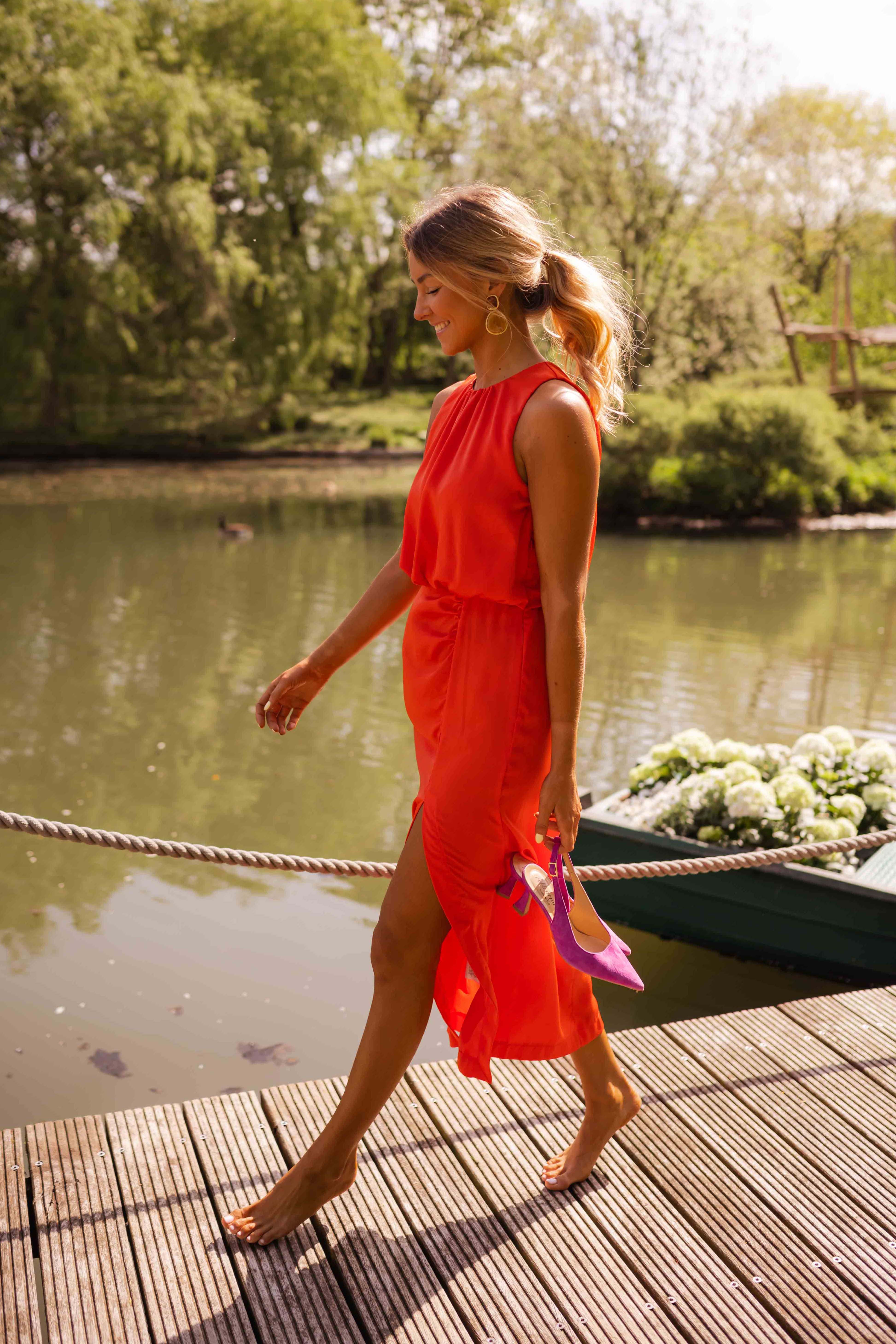 Yara | Mouwloze Midi Jurk met Split