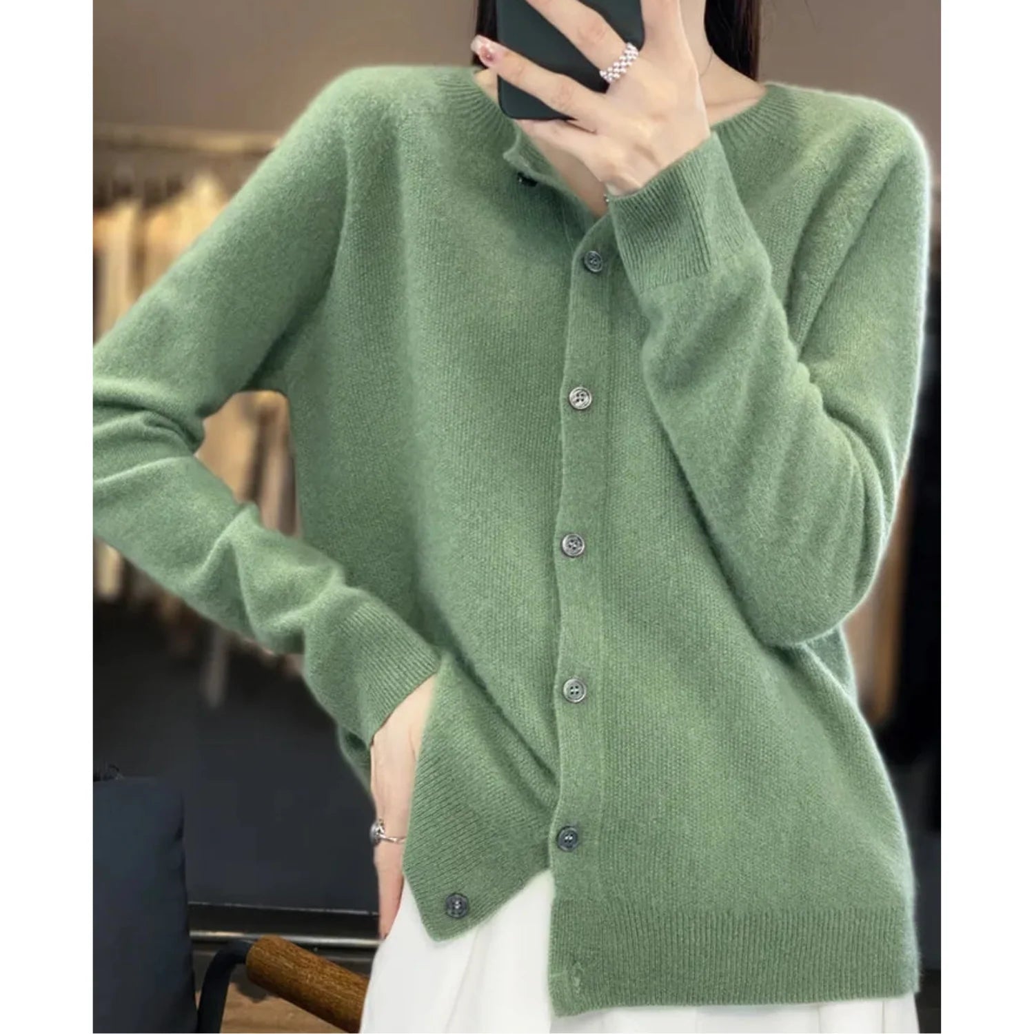 Gebreide cardigan voor dames met functionele knoopjes en zachte structuur