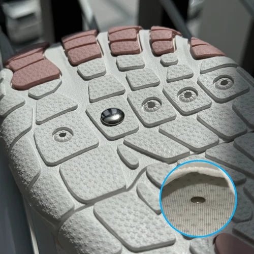 Detail van flexibele zool op barefoot sneakers met groefpatroon voor optimale grip