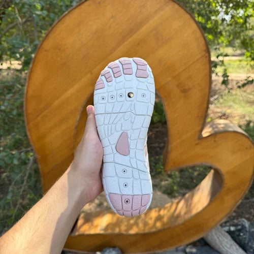 Bovenaanzicht van dames barefoot sneakers met ademend mesh en lichtgewicht constructie