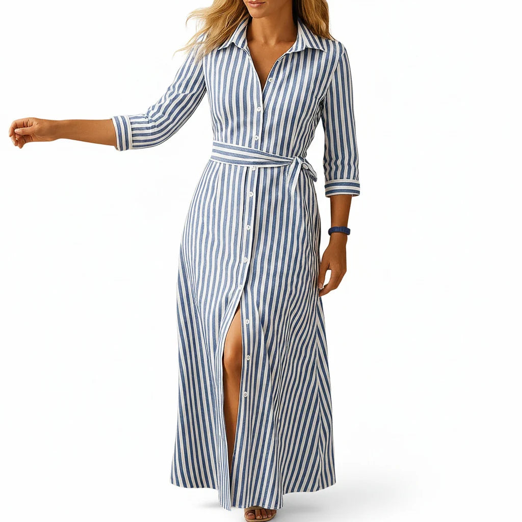 Gestreepte maxi blousejurk met hemdkraag, driekwart mouwen en strikceintuur in blauw-wit