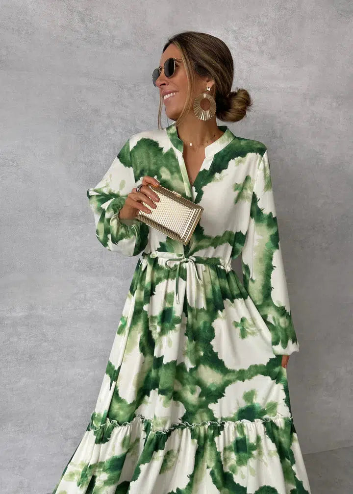 Maxi jurk met V-hals en groene print, lange mouwen en tailleband voor een elegante bohemian look