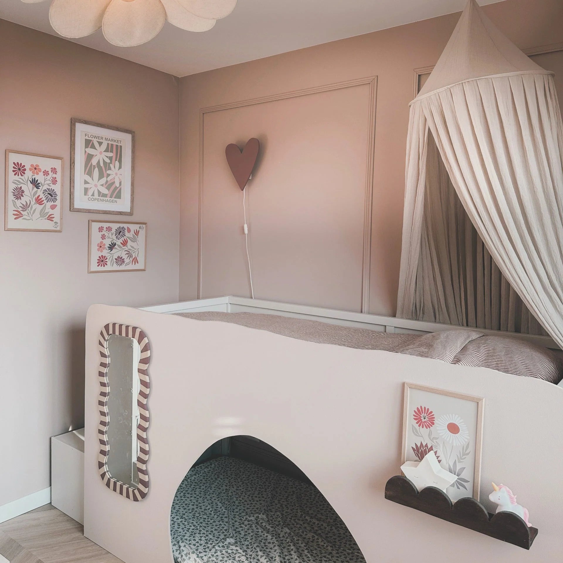 Roze houten wandlamp met hartvorm en schakelaar voor kinderkamer decoratie