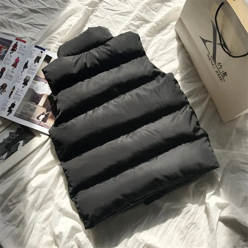 Relaxed fit bodywarmer met hoge kraag en ritssluiting ideaal voor gelaagde looks