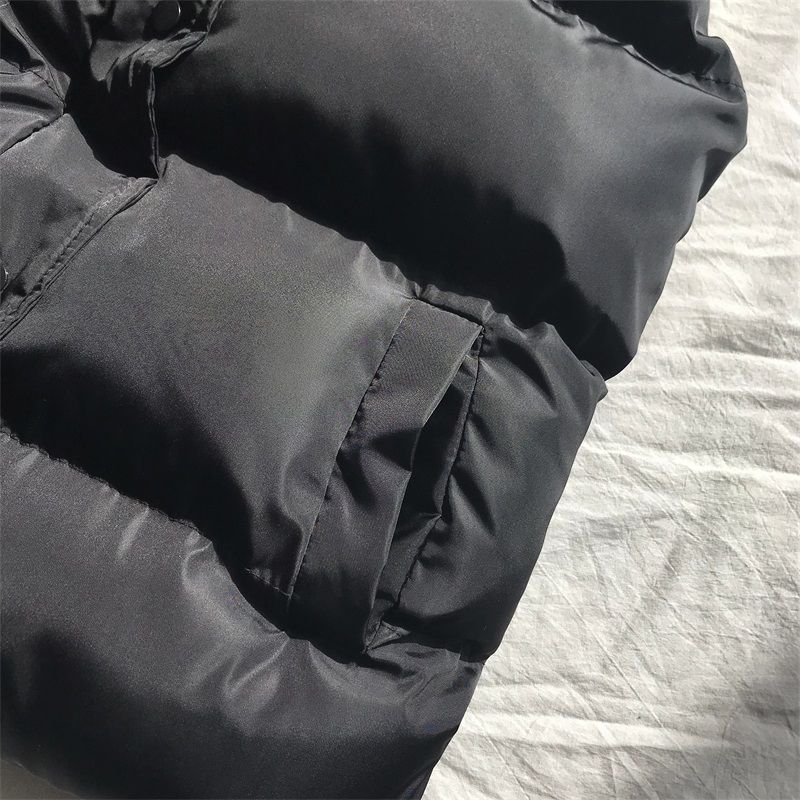 Bo Bodywarmer detail met ritssluiting en drukkers voor extra bescherming tegen wind