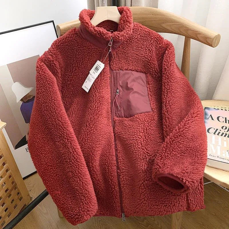 Warme teddy fleece jack met praktische borstzak en comfortabele relaxed pasvorm