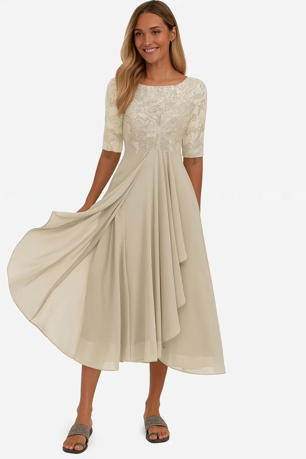 Beige midi jurk met kanten bovenstuk en halflange mouwen, gedragen door model die de wijd uitlopende rok toont