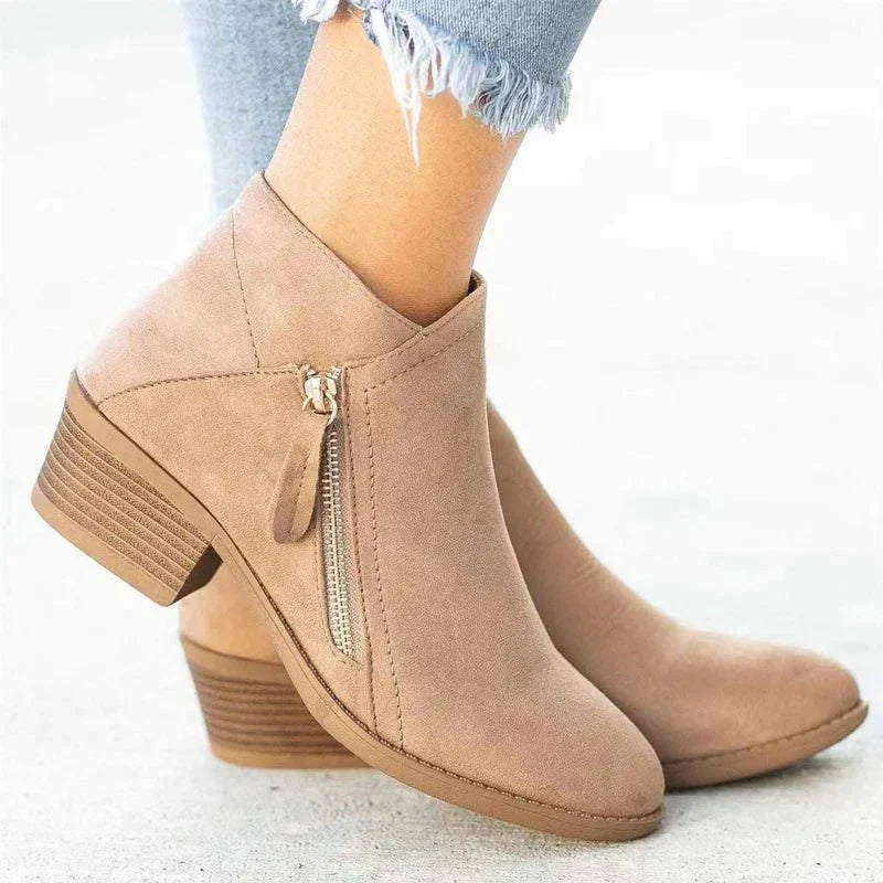 Dames enkellaarzen verkrijgbaar in verschillende kleuren: beige, bruin, blauw en zwart