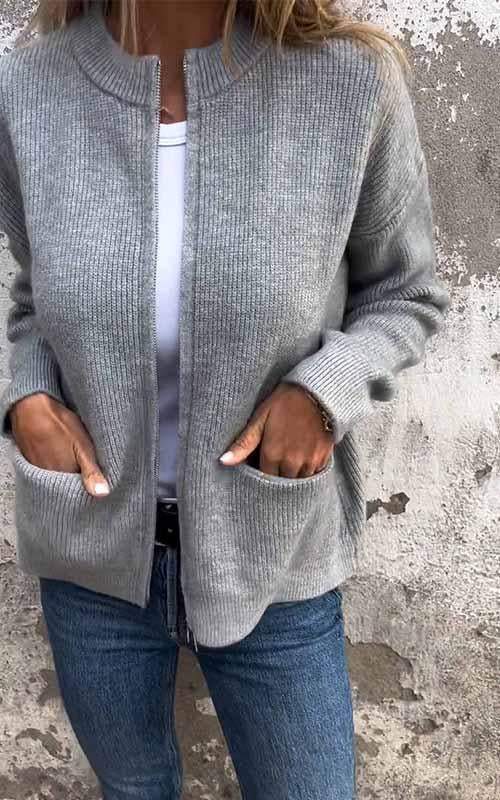 Zachte gebreide cardigan met staande kraag en functionele ritssluiting