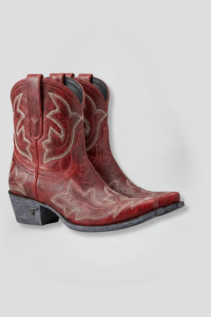 Dames Western cowboy laarzen met geborduurde details en puntige neus, leren bovenwerk in roodbruine kleur