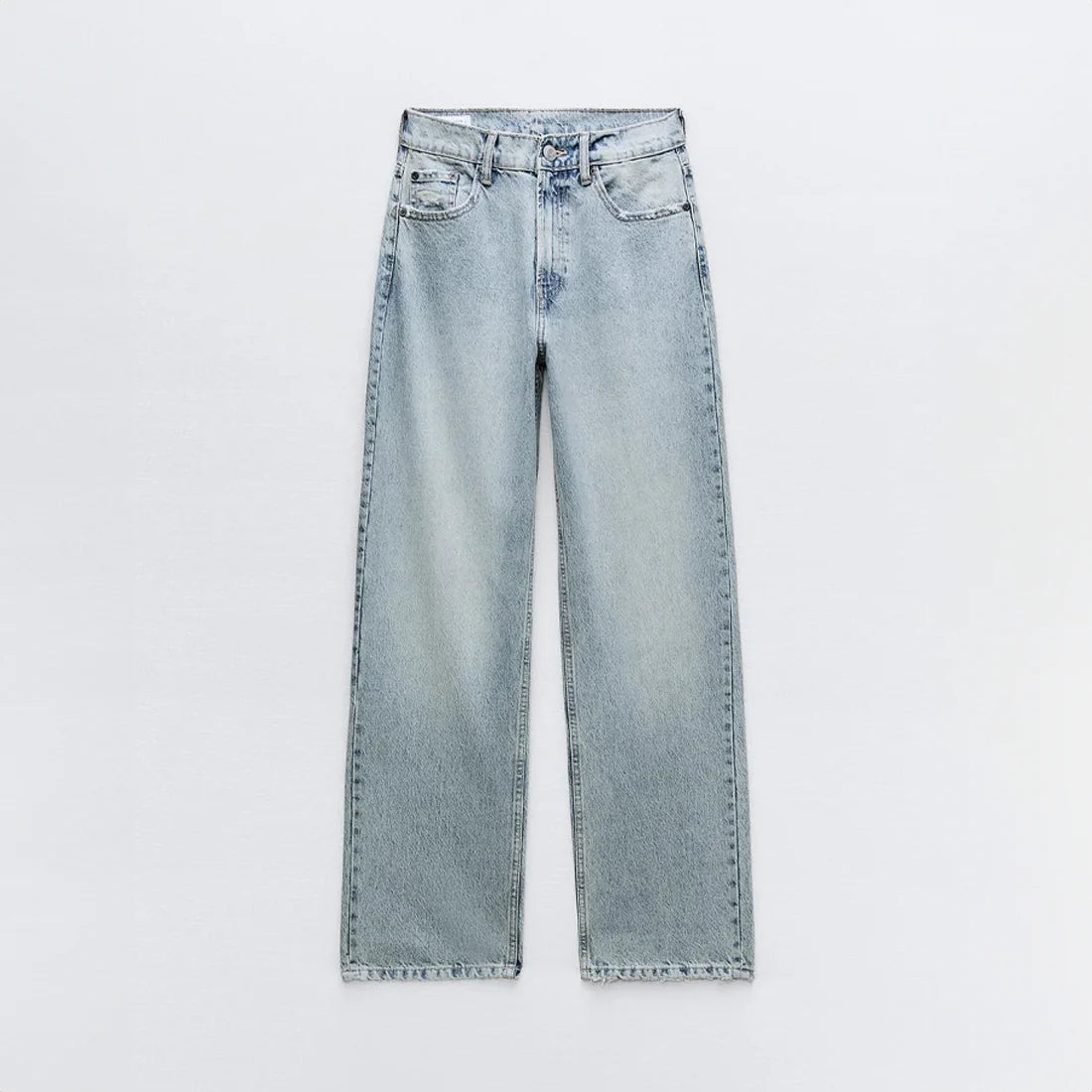Achterkant van dames straight leg jeans met ripped accenten en donkere contrasterende zak
