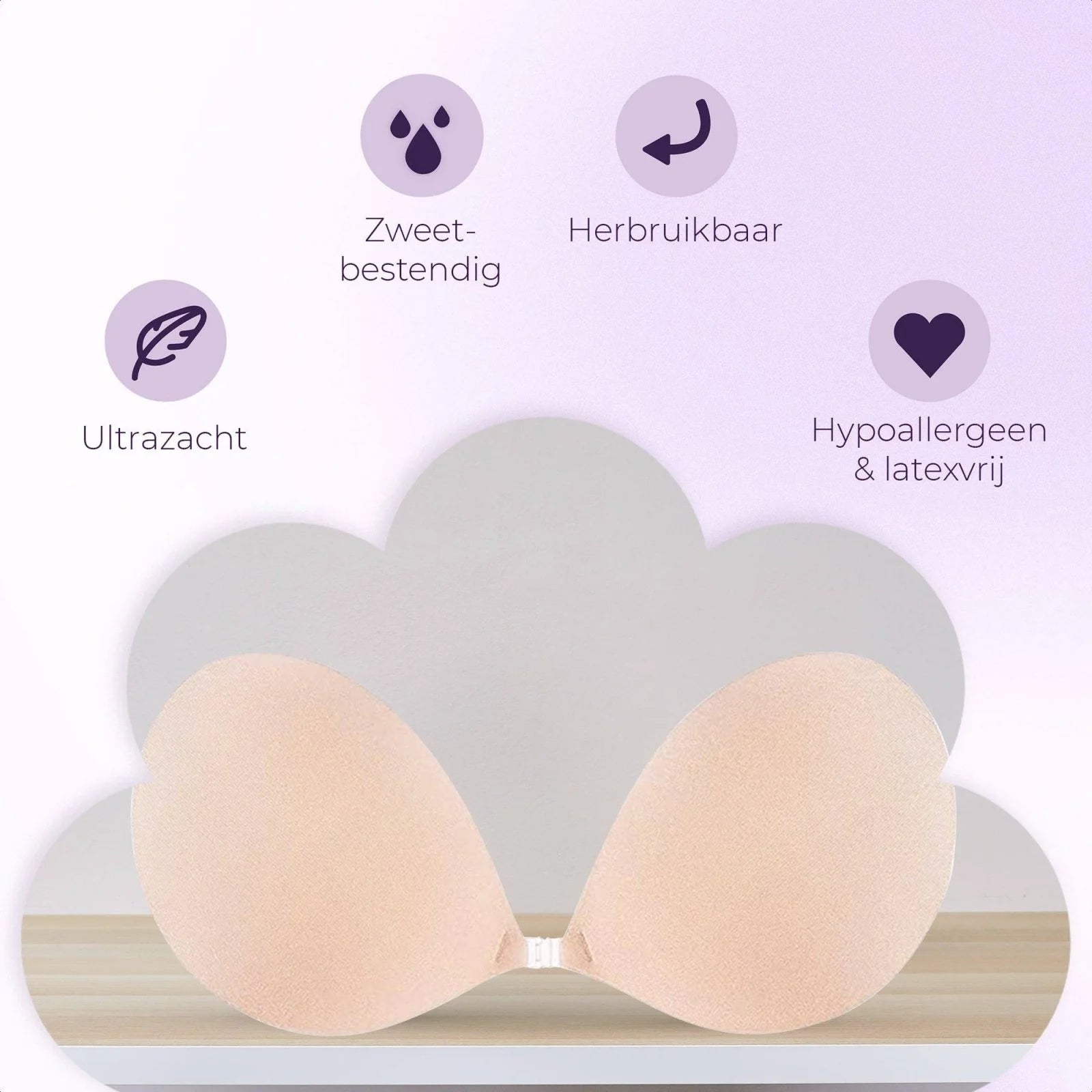 Detail van herbruikbare plak BH met zelfklevende binnenkant en zachte siliconen cups voor strapless outfits