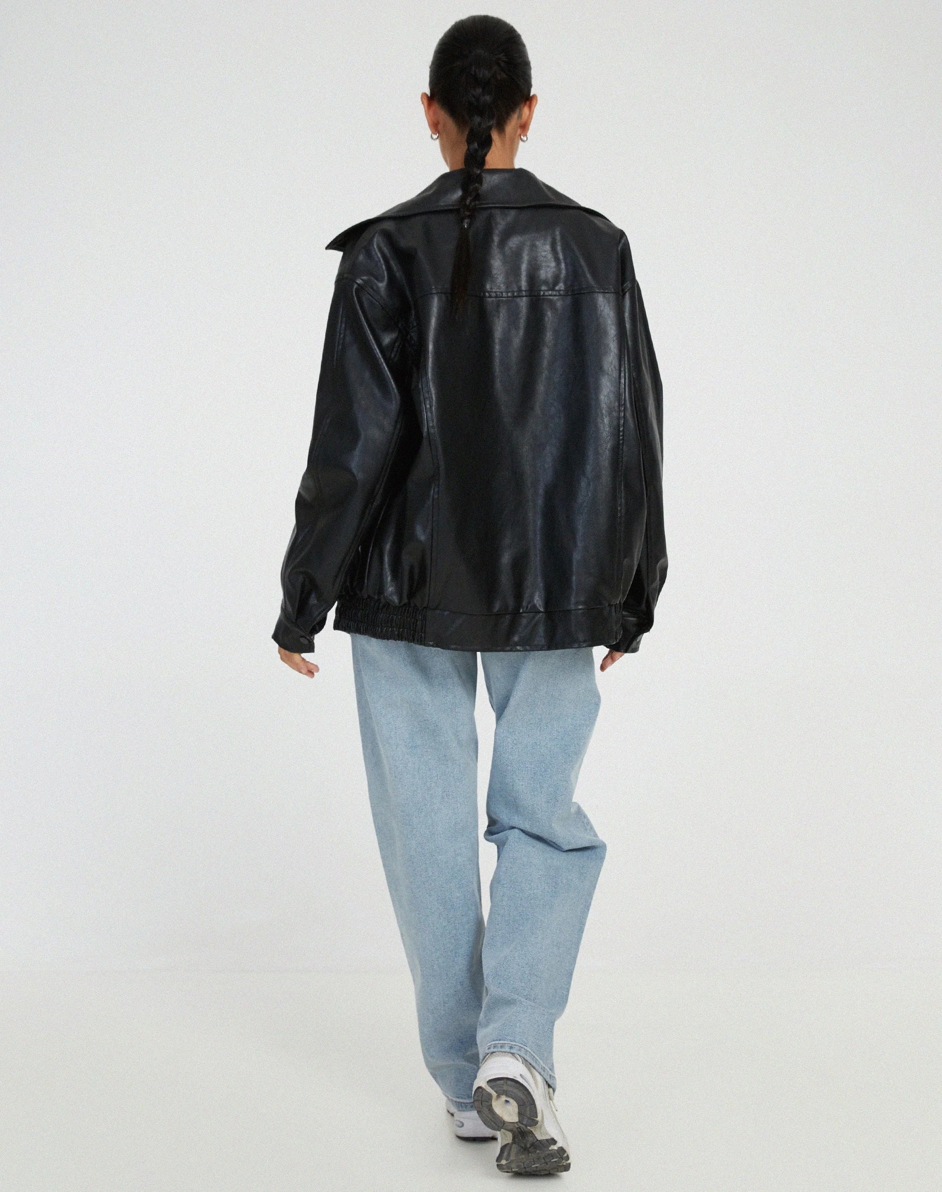 Relaxed fit bomber jas met elastische manchetten en kraag zijaanzicht