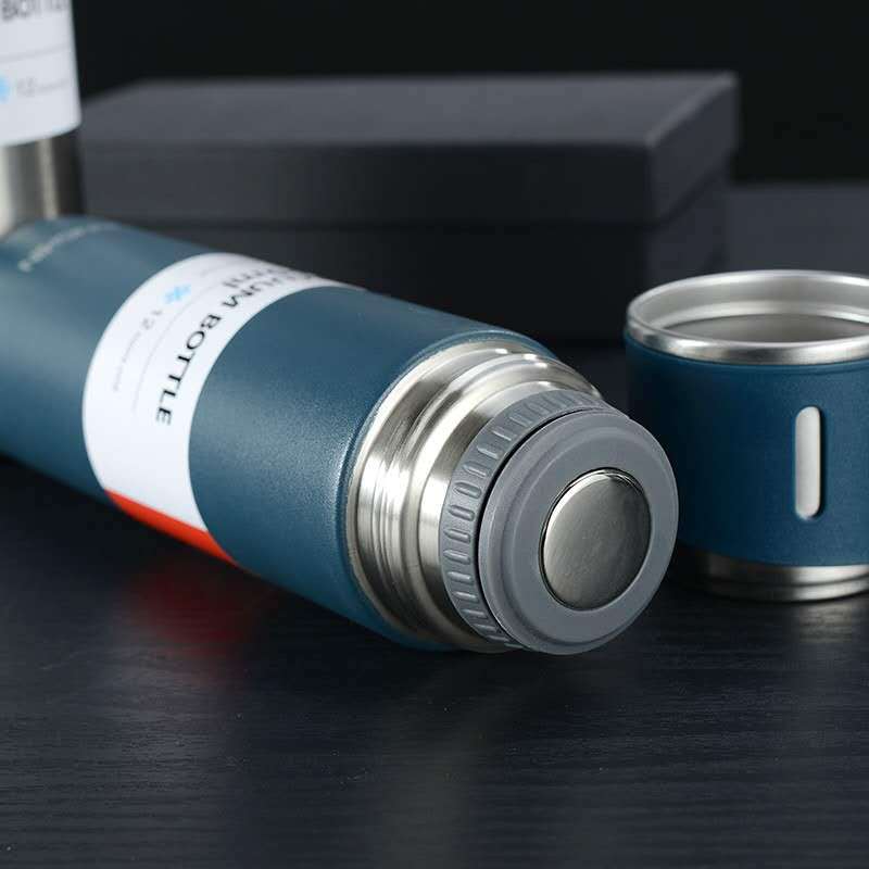 Thermoskan in geschenkset met extra bekers, ideaal cadeau voor koffie- en theeliefhebbers